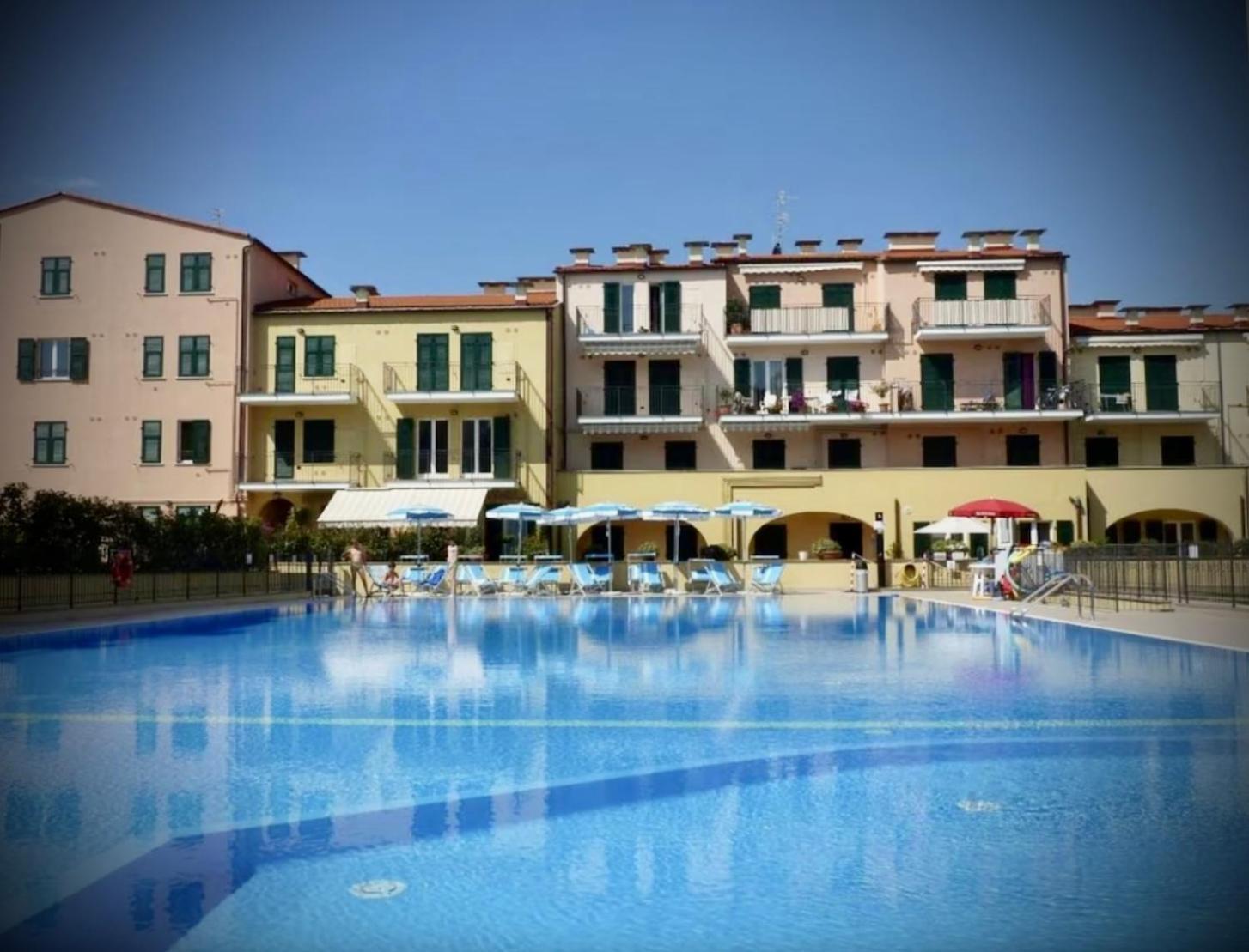 Studio Mer Piscine Cala Di Sole Imperia Italie Mono Locale Une Seule Piece Exteriér fotografie